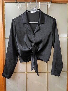 OAK + FORT Black Tie-Front Button Blouse